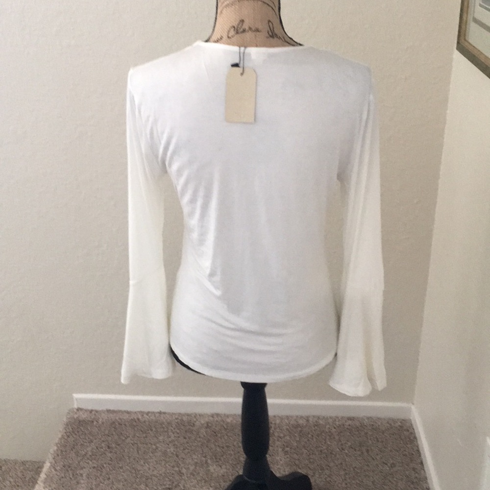 NWT Cream T-shirt with ruffle Bell sleeve😍 - Picture 4 of 6